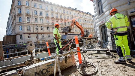 Nye regler for udenlandsk arbejdskraft maner EU-spøgelse i jorden