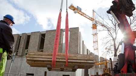 Evalueringen af konceptet Almenbolig+ viser stort held med at få en ny gruppe middelindkomstfamilier til at bo i almene boliger. Til gengæld varierer kommunernes brug af deres anvisningsret til boligerne meget. 