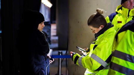 Især folk, der stemmer på de radikale og Alternativet, forstår, hvorfor kunstnere skammer sig over Danmarks behandling af flygtninge.