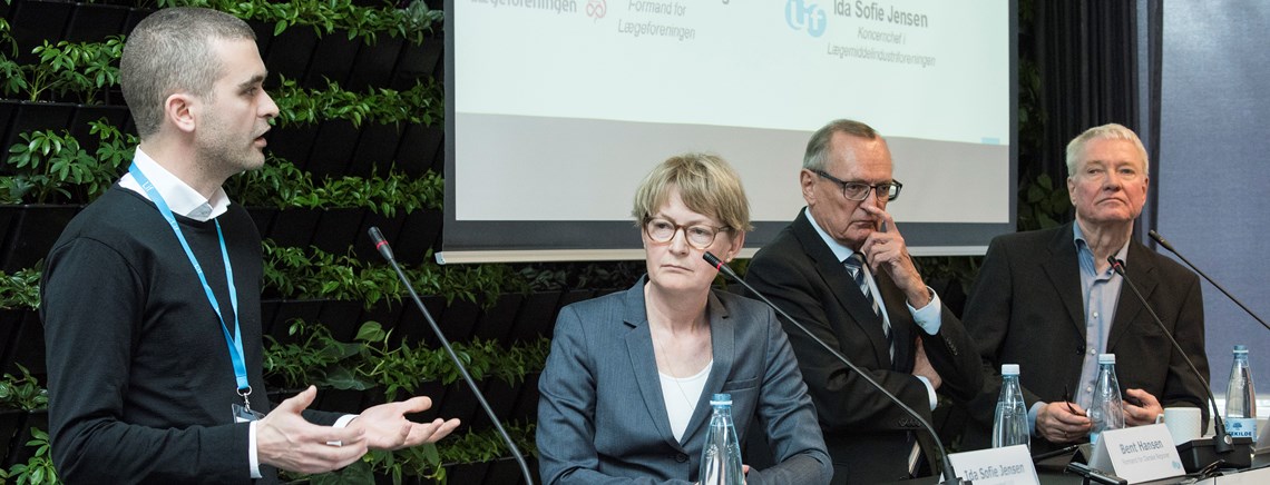 Andreas Rudkjøbing (formand, Lægeforeningen), Ida Sofie Jensen (koncernchef, Lif), Bent Hansen (formand, Danske Regioner) og Lars Engberg (formand, Danske Patienter) mødtes tirsdag for at diskutere regionernes prioriteringsplan.