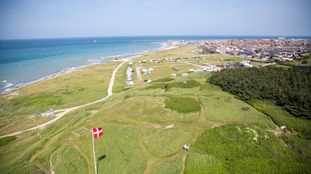 Udsigt over byen fra Hirtshals fyrtårn. Arrangementerne under Naturmødet vil blive afholdt ved både strand, havn, by og skov. 