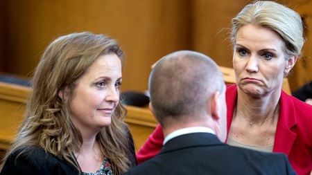 SF-formand Pia Olsen Dyhr er alt andet end imponeret over tidligere statsminister Helle Thorning-Schmidt (S).