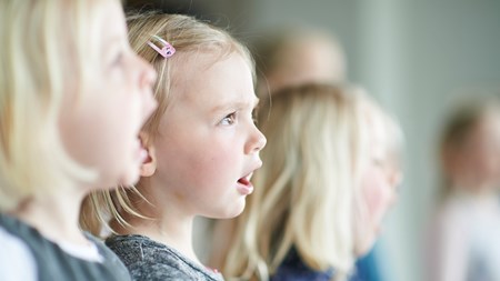 Fond giver 16 millioner til spæde sangstemmer