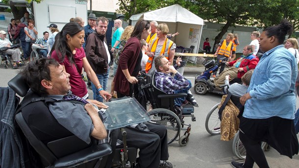 Handicappede på bosteder skal have yderligere mulighed for at få deres faste kommunale ledsager med til eksempelvis koncerter, hvis de selv betaler for det.