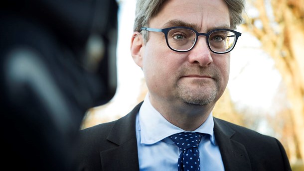 Justitsminister Søren Pind (V) vil med et kommende lovforslag sikre, at forvaringsdømte fra Grønland selv kan bestemme, om de vil fortsætte afsoning i Danmark eller overflyttes til den kommende lukkede anstalt i Nuuk.