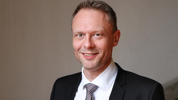 Kulturminister Bertel Haarder (V) bør investere i kulturen i stedet for at omfordele den, skriver kulturborgmester i København Carl Christian Ebbesen (DF). 