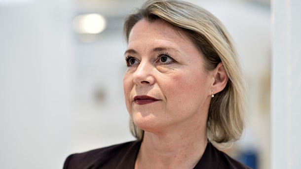 Kulturminister Bertel Haarder (v) bør prioritere samtidskunsten højere, mener Gitte Ørskou, formand for Statens Kunstfond. 