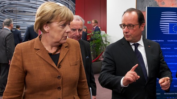 Den tyske kansler Angela Merkel og Frankrigs præsident François Hollande skal sammen med Italiens premierminister Matteo Renzi mandag diskutere Brexit og EU's håndtering af flygtningekrisen.