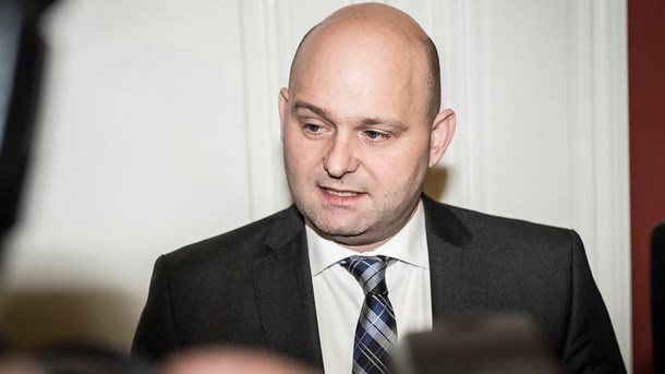 Konservatives formand, Søren Pape Poulsen, kræver automatisk udvisning af udlændingen med en betinget udvisningsdom, hvis de begår ny kriminalitet.