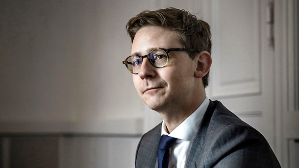 Skatteminister Karsten Lauritzen har hele tiden vidst, at beløbet for svindelen ville vokse.