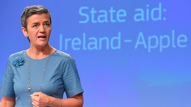 Apple har nemlig via sit europæiske hovedsæde i Irland betalt så lidt i skat siden 1991, at det er ulovlig statsstøtte, mener EU's konkurrencekommissær Margrethe Vestager, der har indledt en sag mod teknologi-giganten. 