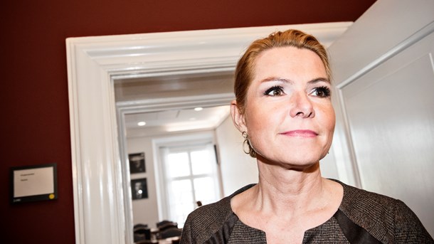 Det er udlændinge- og integrationsminister Inger Støjberg (V), der har ansvaret for, hvad der bliver brugt af udviklingsbistand på flygtninge og migranter, der er i Danmark.