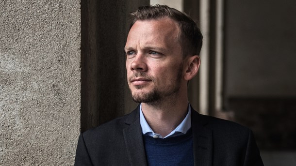 Socialdemokratiet ser positivt på en EU-finansskat. Ti EU-lande arbejder på at gennemføre skatten, og EU-ordfører Peter Hummelgaard ønsker, at Danmark går med.