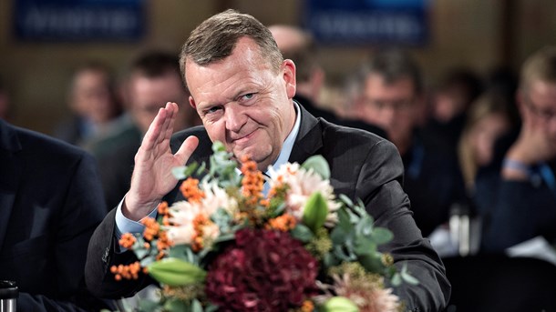 Statsminister Lars Løkke Rasmussens (V) invitation til Liberal Alliance og Konservative til at danne regering med Venstre blev modtaget med store klapsalver blandt Venstres medlemmer.