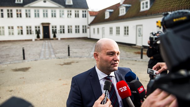 Den konservative leder Søren Pape på vej til forhandlinger med statsministeren på Marienborg. Flere grønne organisationer håber, at han går der fra med grønne aftryk i et nyt regeringsgrundlag – eksempelvis et selvstændigt miljøministerium.