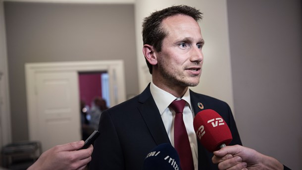 Kristian Jensen til rige kommuner: Sæt skatten ned