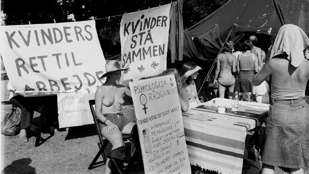 Dengang kvindekampen var mindre kugleskør. Kvindefestival i Fælledparken, 1976. 