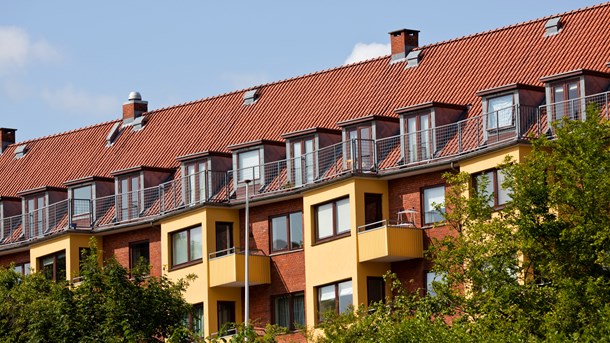 Regeringen bør øge den individuelle boligstøtte, så lavindkomsterne har råd til at bo i de dyre lejeboliger i byen. Det mener Jesper Larsen fra Lejernes LO. 