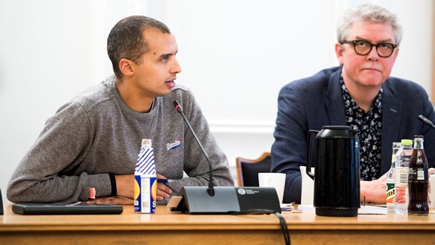 Mattias Tesfaye (til venstre) bakker op om en fleks-erhvervsuddannelse for unge med handicap. 