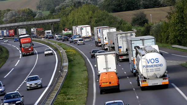 Transport- og logistikbranchen arbejder løbende på at mindske CO2-udledningerne, forsikrer Carina Christensen og Jacob Stahl Otte.