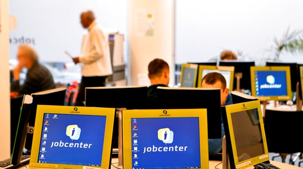 Det skal være nemmere for både ansatte og borgere i jobcentrene at navigere i reglerne, mener KL.