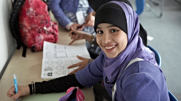 Frivillige skal hjælpe udsatte børn til at få et bedre skoleliv på 30 læringscaféer landet over. 