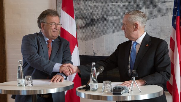 Forsvarsminister Claus Hjort Frederiksen er positiv stemt over for at øge styrken af danske soldater i Afghanistan.