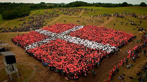 Sporten, kulturen, foreningerne, spejderne og kirken kan og skal bygge bro mellem mennesker, hvor der nu er en kløft.