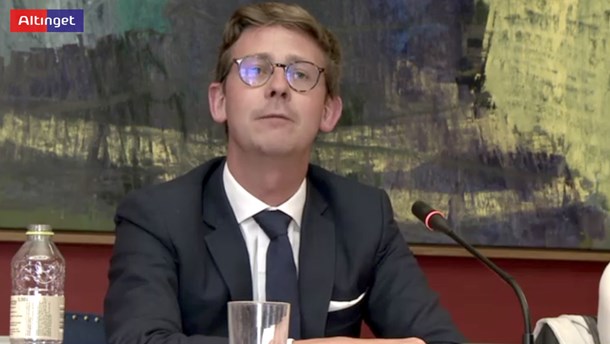 Skatteminister vil lukke for smart leasing-fidus 