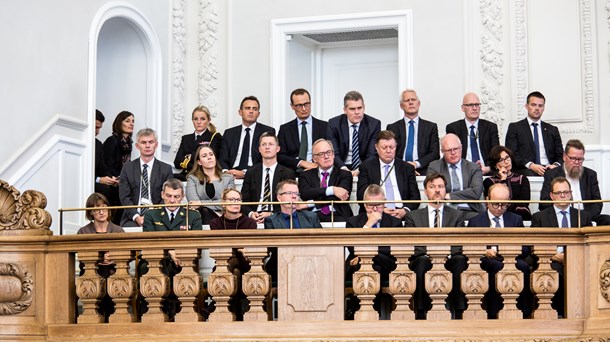 Slotsholmens departementschefer har de senere år styrket deres organisations muligheder for at gå ind i indholdet af de politiske sager, der skal på ministrenes borde. 