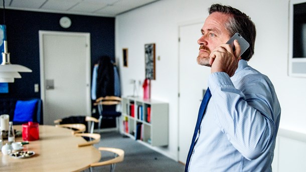 Udenrigsminister Anders Samuelsen (LA) har rorpinden for den mindste Udenrigstjeneste i nyere danske historie.