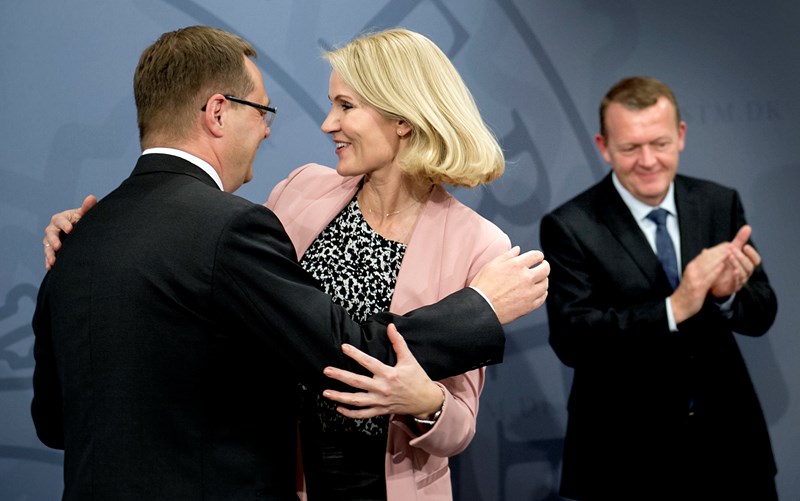 Christian Kettel Thomsen har ifølge Altingets kilder arbejdet glimrende
 sammen med både Helle Thorning- Schmidt og Lars Løkke. Kettel var også 
departementschef for Løkke Rasmussen i Finansministeriet, så deres 
samarbejde går langt tilbage.