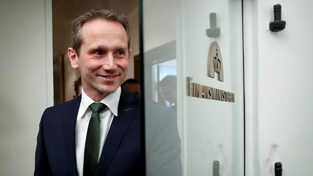 Finansminister Kristian Jensen (V) skal forhandle en finanslov igennem til efteråret. Her ses han i Finansministeriet.