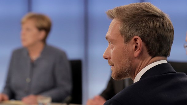 FDP's nye stjerne, Christian Lindner, er ikke i øjenhøjde med Angela Merkel, endnu, skriver Christian Howard-Jessen.