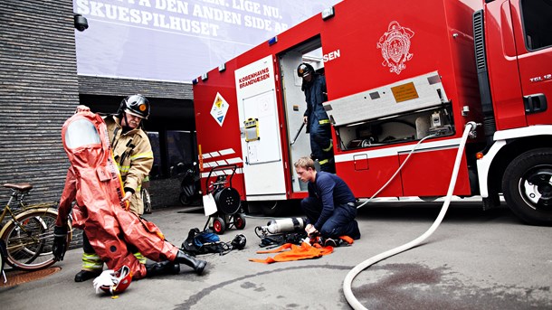 De kommunale beredskaber skal stå klar, hvis et terrorangreb rammer. Det kræver særlig træning og forholdsregler, som alt sammen koster penge, påpeger KL.