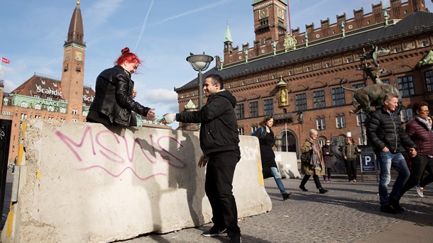 De kommunale beredskaber skal kompenseres for ekstraudgifter til blandt andet terrorsikring og oversvømmelser, mener KL.