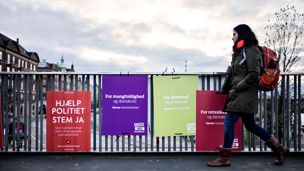 Kun svenskerne overgår danskerne i følelsen af, at ens stemme tæller i EU. Her ses valgplakater fra folkeafstemningen om retsforbeholdet i 2015.