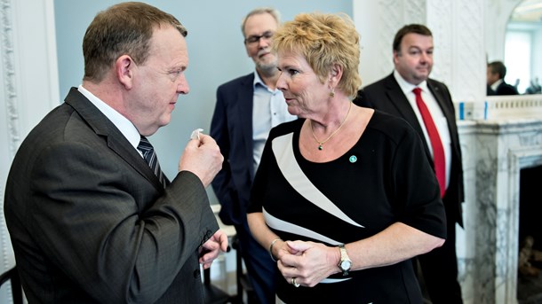 Statsminister Lars Løkke Rasmussen (V) og LO-formand Lizette Risgaard under trepartsforhandlinger i 2016.