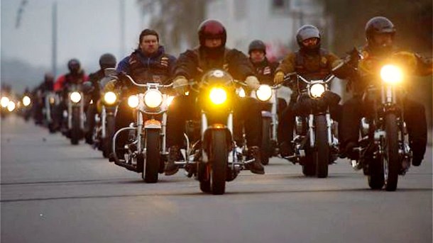 UNIKT BILLEDE: Hells Angels og Bandidos på fredstur igennem København, 1997.