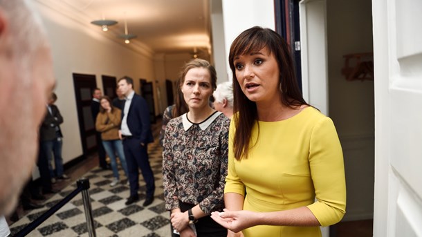 Minister for offentlig innovation, Sophie Løhde (V), er i denne uge kaldt i samråd om lærernes arbejdstider ved de kommende overenskomstforhandlinger.