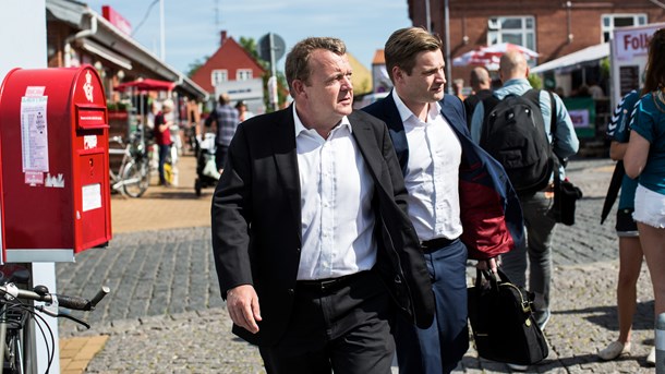 Lars Løkke til Folkemødet på Bornholm med sin personlige assistent, Frederik Vilhelm Greibe, der ved udgangen af året forlader Statsministeriet til fordel for Danish Crown. 