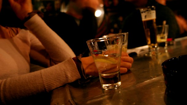 Alkohol og Samfund: Danske unge tager skade af den liberale alkoholpolitik