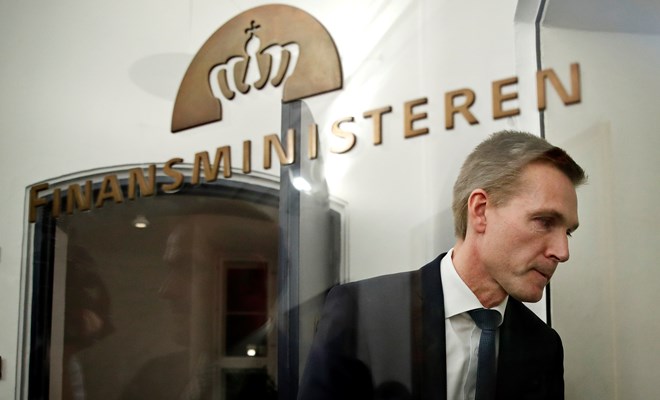 Der er finanspolitisk juledrama for åbent tæppe på Christiansborg i disse dage. I fondsdanmark bliver der anderledes stille bevilget store milliardbeløb til samfundet, skriver Birgitte Boesen. 