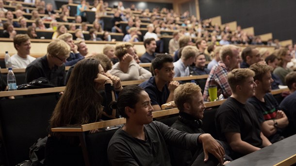 De studerende på blandt andet arkæologi, design, filosofi, idéhistorie får netop de kreative kompetencer, der skal hjælpe med at udvikle fremtidens menneskelige potentialer i digitaliseringen.