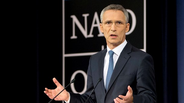 Stoltenberg tager to år mere som Nato-generalsekretær