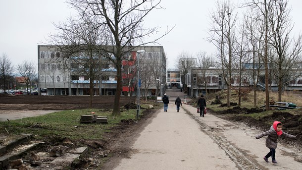 Marie Stender har forsket i, hvordan man kan åbne ghettoer som Gellerupparken her op.