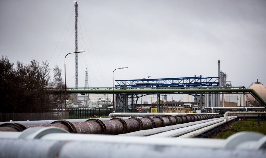 “Den bedste måde
at beskrive symbiosen
på er, at den
er levende,” forklarer
Statoilchef
Jofrid Klokkehaug
til Altinget. Overskudsdamp
fra en
virksomhed bliver
brugt i produktionen
i en anden.