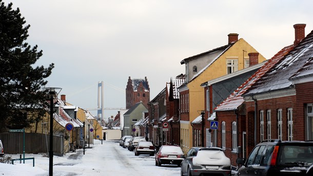 Mindre byer skal ikke forvente, at kommunerne – ligesom staten nu har gjort det – vælger at decentralisere offentlige arbejdspladser.