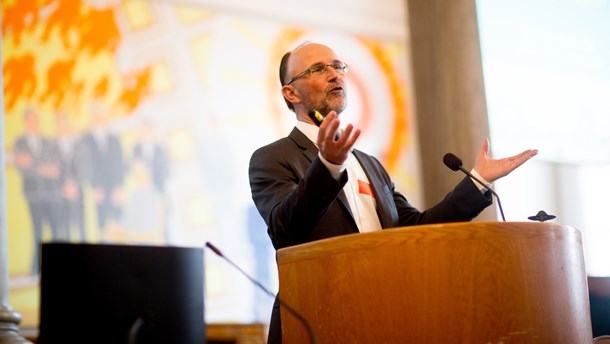 Mindre styring og mere innovation var blandt budskaberne, da RUC-forskeren Jacob Torfing gæstede Christiansborg til en konference om vandforsyning.