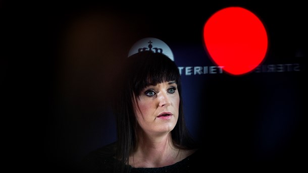 GAB: I december 2017 meldte innovationsminister Sophie Løhde (V) ud, at de offentligt ansatte skyldte godt seks mia. kr. for at lukke løngabet til den private sektor.